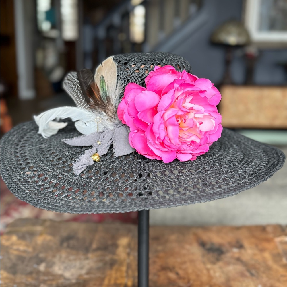 Elegant Black Summer/Derby Party Hat with gorgeous feathers and Pink Flower